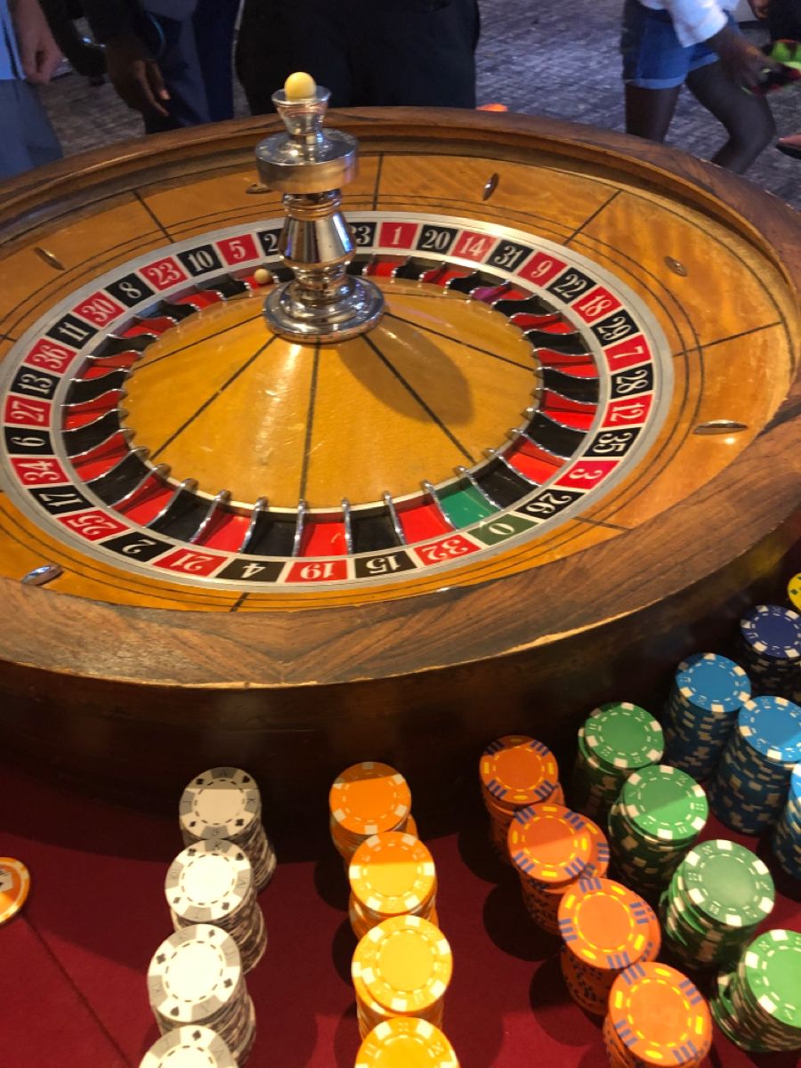 Apuesto Casino کھلاڑیوں کے لیے لائیو کیسینو سیکشن